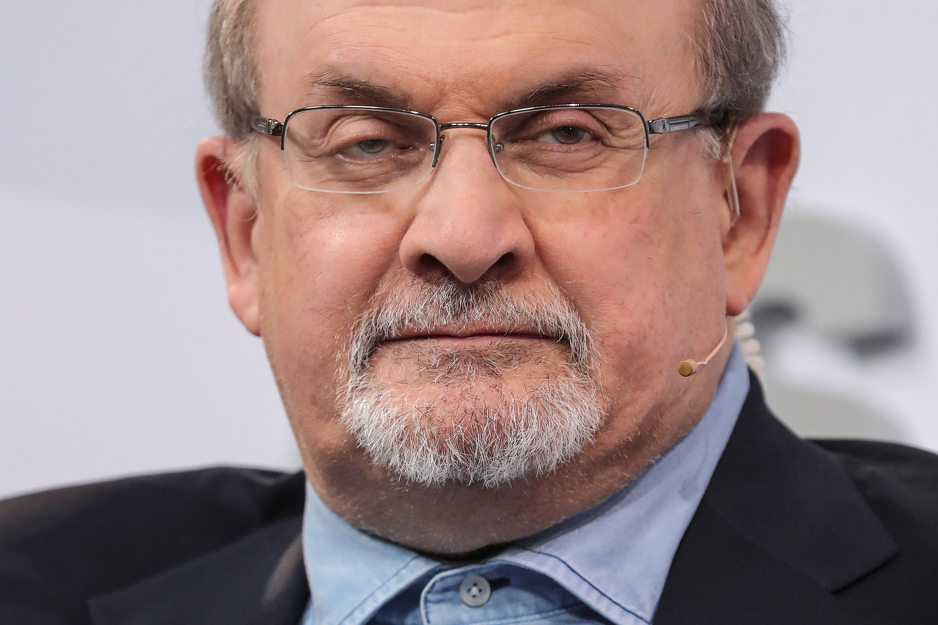Rushdie nakon napada u izuzetno teškom stanju (Foto: EPA-EFE)