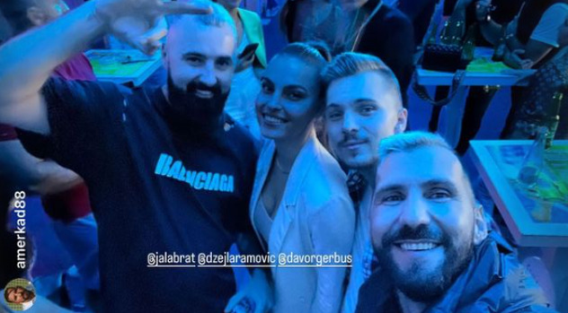 Džejla Ramović pozira sa sarajevskim reperom Jalom Bratom