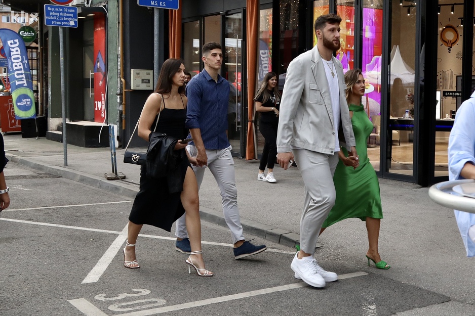 Nurkiću su društvo pravili izabranica Emina i saigrač Amar Gegić (Foto: I. L./Klix.ba)