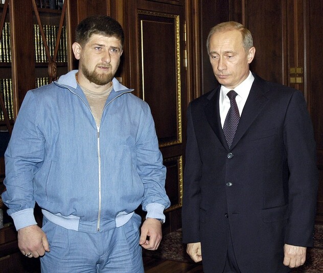 Ramzan Kadirovov sa Vladimirom Putinom 2004. godine (Foto: EPA-EFE)