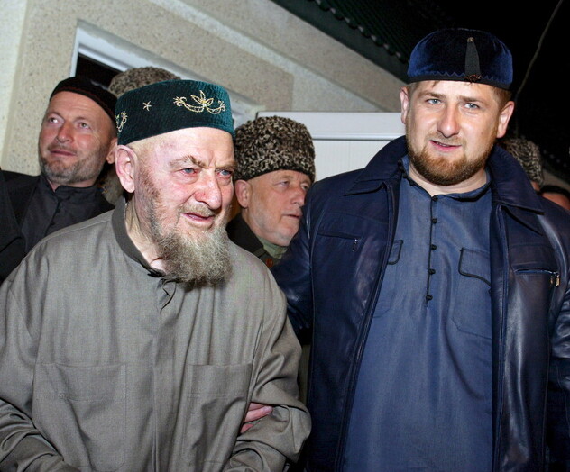 Kadirov i njegov djed Abdul-Hamid, otac ubijeong Ahmada (Foto: EPA-EFE)