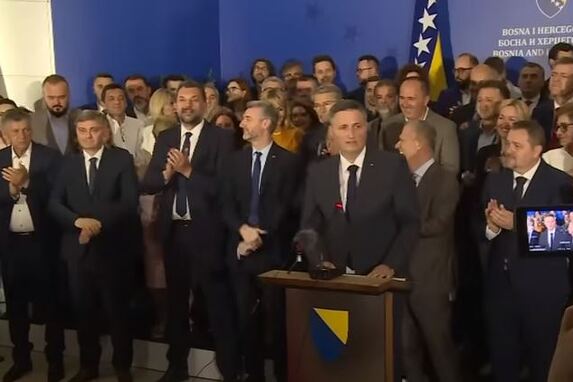 Kasumović (krajnje lijevo) i Ogrešević (krajnje desno)