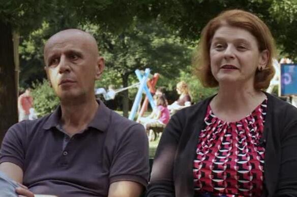Samir i Stana Ćišić su u oktobru 1993. ostali bez jednogodišnje kćerke. Ubijena je snajperskih hicem na Ciglanama (Screenshot iz filma