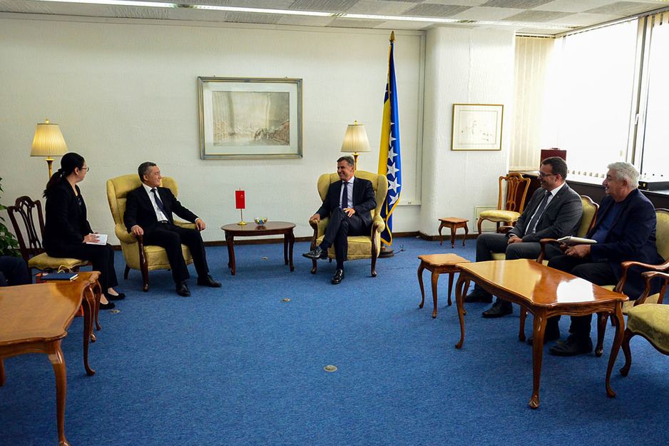 Ji Ping, Fadil Novalić i Nermin Džindić (Foto: Vlada FBiH)