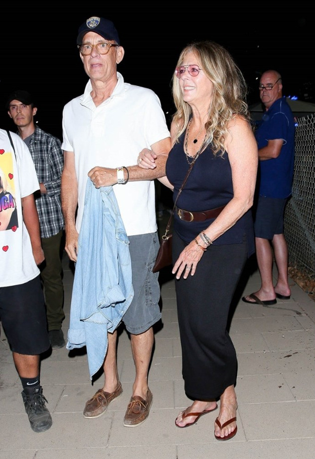 Tom Henks sa suprugom Ritom (Foto: EPA-EFE)