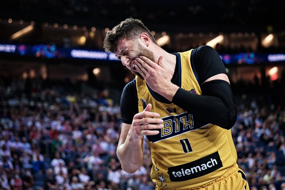 Nurkić nakon što ga je udario Yabusele