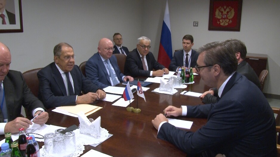 Sergej Lavrov i Aleksandar Vučić, a na zidu slika Vladimira Putina