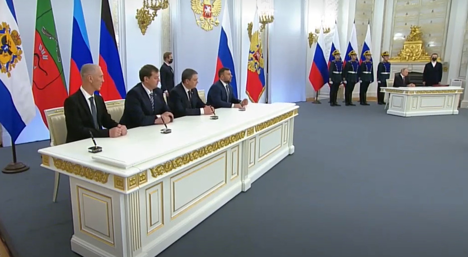 Potpisivanje dokumenata o aneksiji (Screenshot: RIA Novosti)