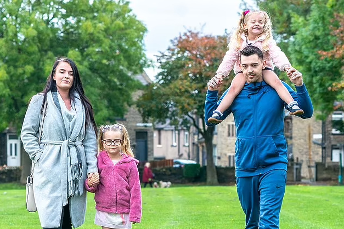 Britanac je napokon sa svojim kćerkama (Foto: Daily Mail)