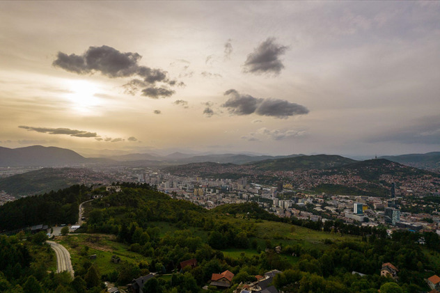 Pogled na Sarajeva sa ROOF GARDENS kompleksa