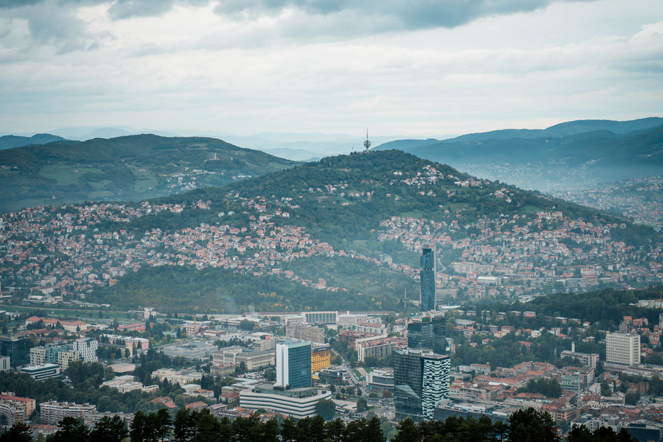 Centralni pogled sa ROOF GARDENS kompleksa na Trebeviću
