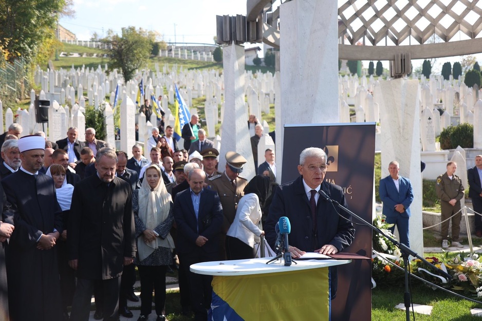 Džaferović: Izetbegović je vjerovao da BiH pripada svim njenim narodima (Foto: Predsjedništvo BiH)