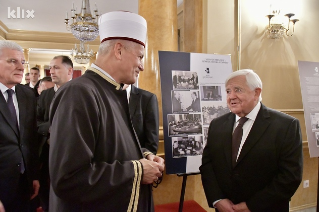 Prvi predsjednik Slovenije Milan Kučan na obilježavanju godišnjice smrti Alije Izetbegovića (Foto: I. Š./Klix.ba)