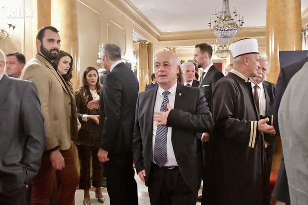 Predsjednik CIK-a Suad Arnautović na obilježavanju godišnjice smrti Alije Izetbegovića (Foto: I. Š./Klix.ba)