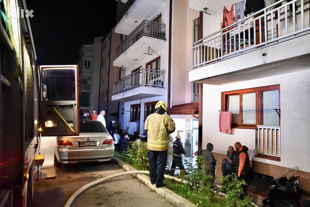 Požar u stambenoj zgradi u sarajevskom naselju Pofalići (Foto: T. S./Klix.ba)