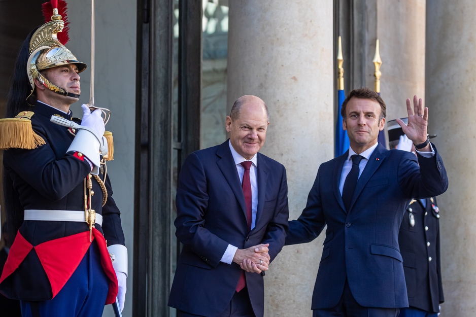 Olaf Scholz i Emmanuel Macron (Foto: EPA-EFE)