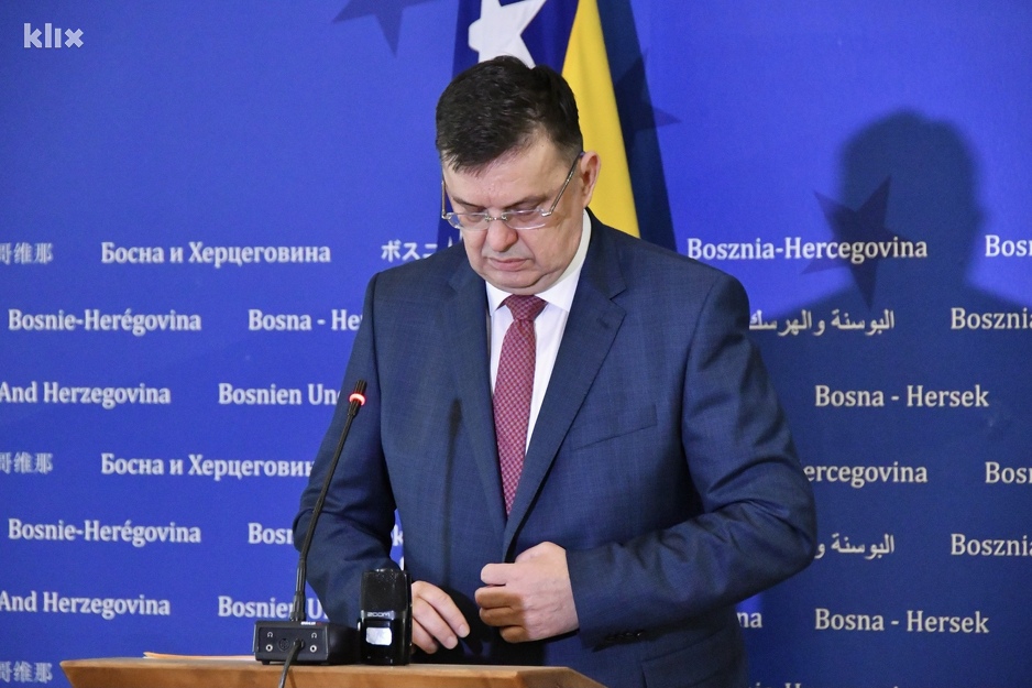 Skandalozan potez Zorana Tegeltija (SNSD) (Foto: I. Š./Klix.ba)