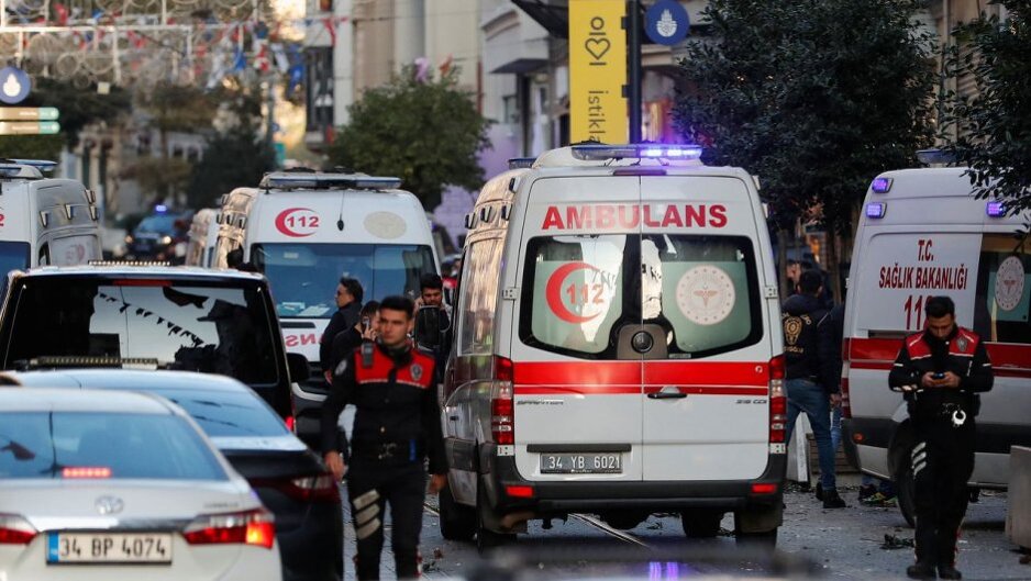 Prve fotografije nakon dolaska policije i hitne