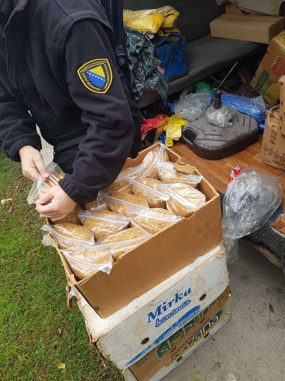 Oduzeti duhan (Foto: UIO)