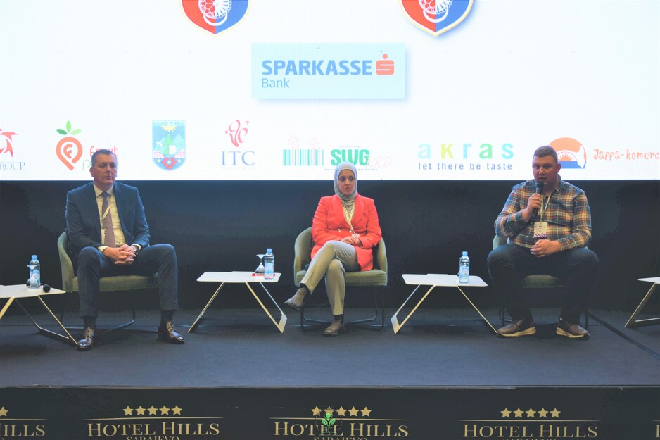 Amel Memić, direktor Sektora za poslovanje sa privredom Sparkasse Banke (lijevo)