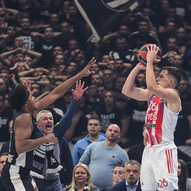Šut Nedovića za pobjedu Crvene zvezde (Foto: Srđan Stevanović/Starsport)