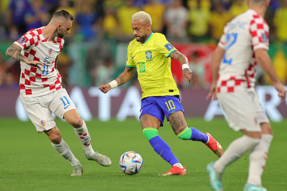 Neymar je imao veliku šansu u 55. minuti, ali je Livaković spasio Hrvate sjajnom odbranom (Foto: EPA-EFE)