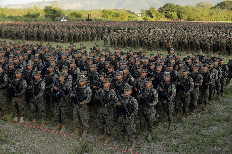 U operacijama je angažovana i vojska El Salvadora (Foto: EPA-EFE)