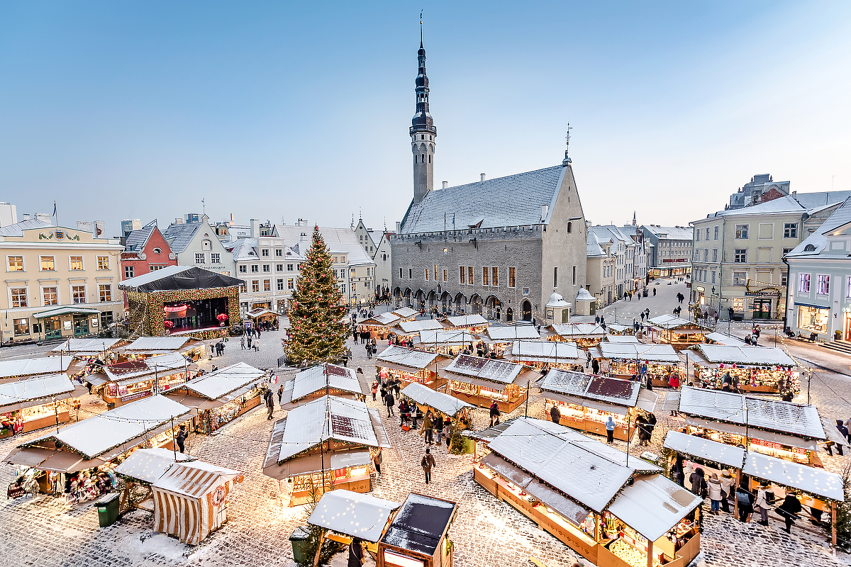 Tradicionalni božićni market u Talinu © Shutterstock