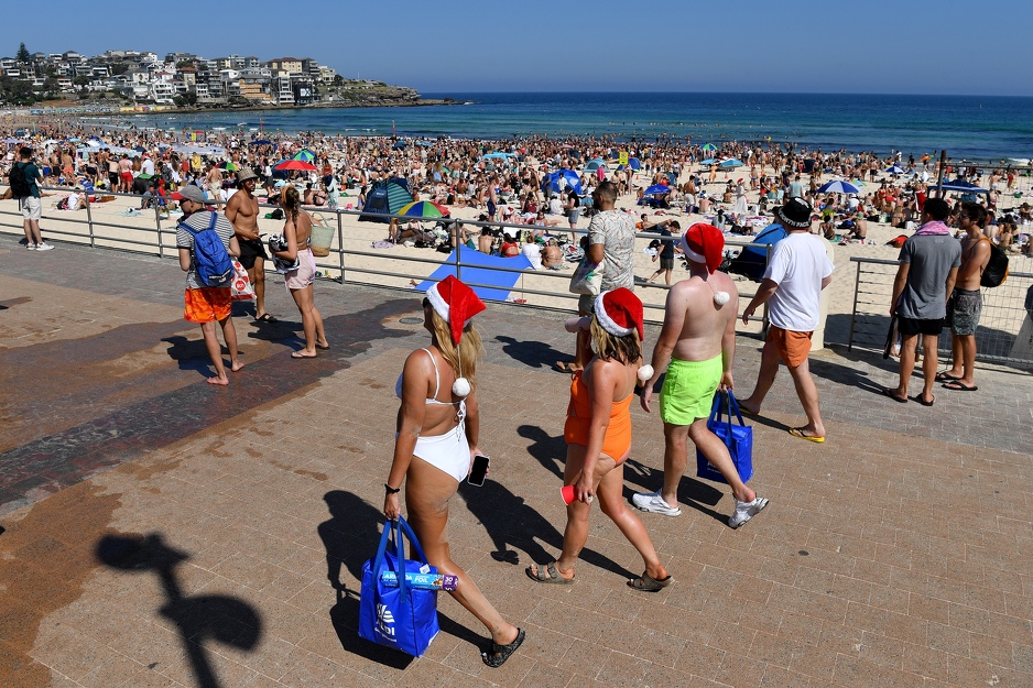 Australijanci su ispunili melburnske plaže (Foto: EPA-EFE)