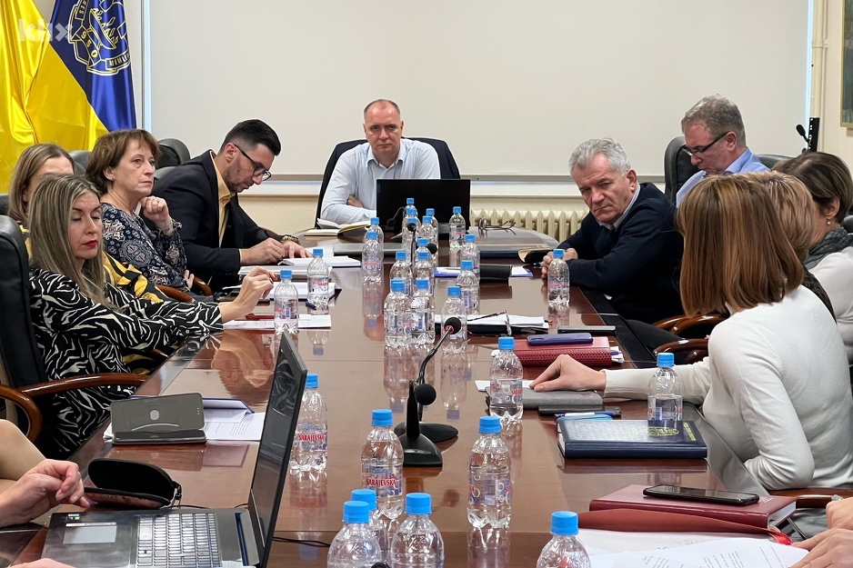Detalj sa sjednice Kolegija gradonačelnika Tuzle (Foto: A. K./Klix.ba)