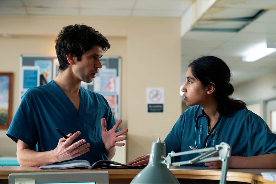 Ben Whishaw i Ambika Mod u seriji Ovo će boljeti