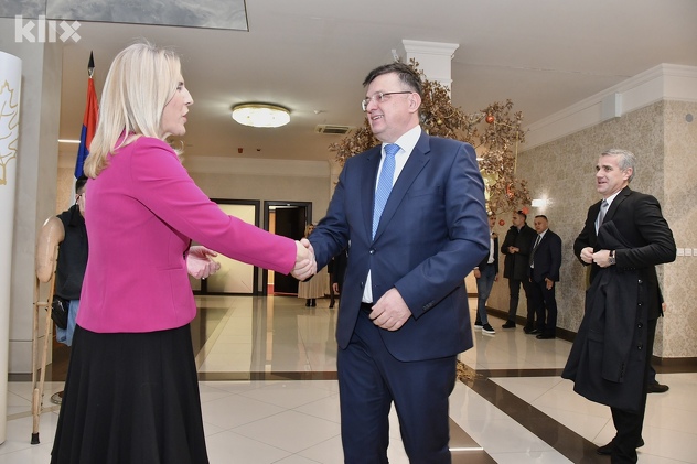 Željka Cvijanović sa Zoranom Tegeltijom (Foto: I. Š./Klix.ba)