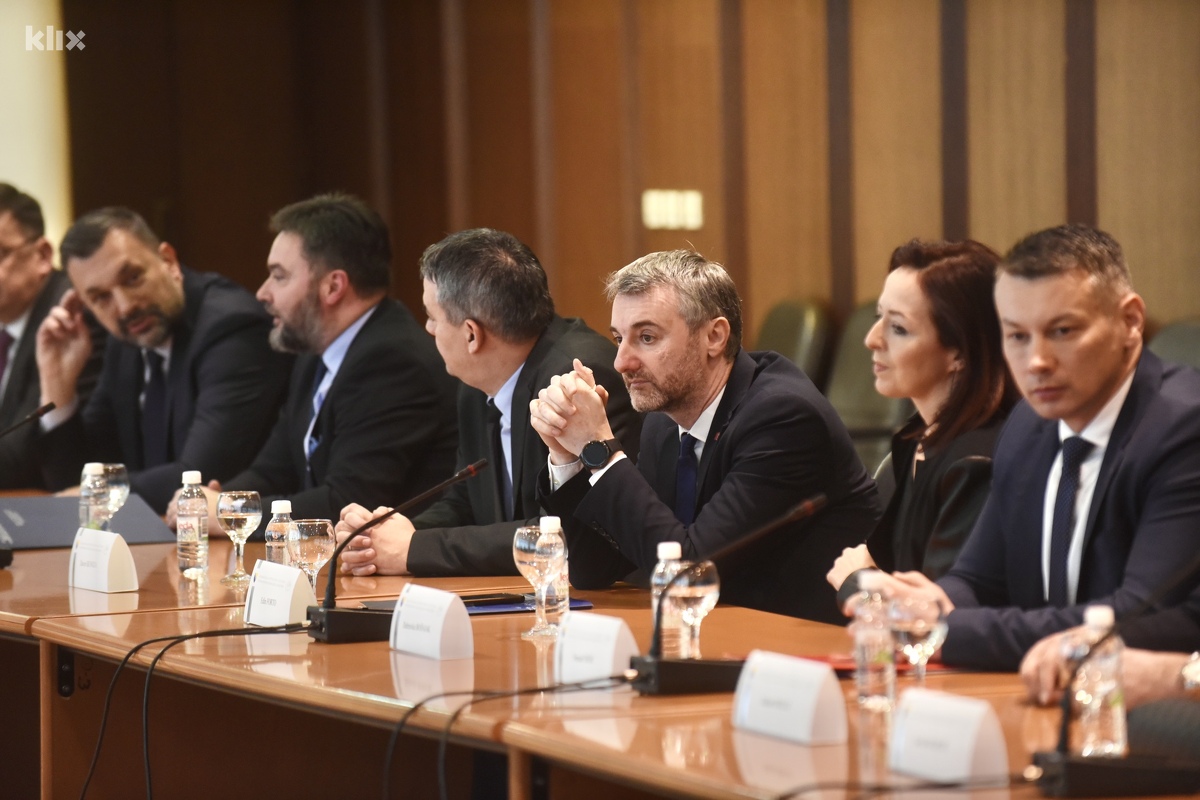 Dubravka Bošnjak (između Forte i Nešića) (Foto: T. S./Klix.ba)
