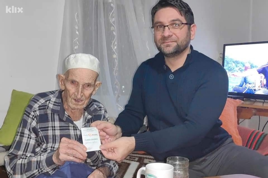 Uručenje članske karte Merhameta