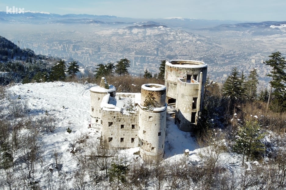 Bivša opservatorija čeka bolje dane na Čolinoj kapi (Foto: D. S./Klix.ba)