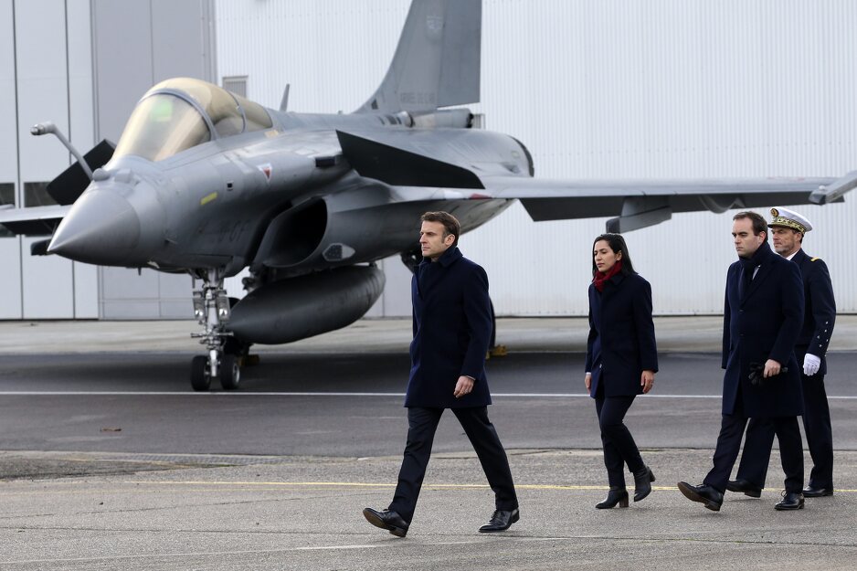 Macron u posjeti tvornici aviona Dassault Rafale (Foto: EPA-EFE)