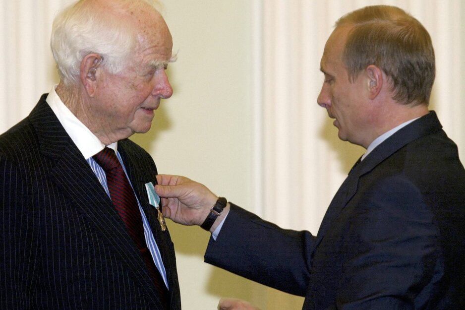 Donald Kendal je za relaksiranje odnosa 2004. godine dobio odlikovanje od Putina (Foto: EPA-EFE)