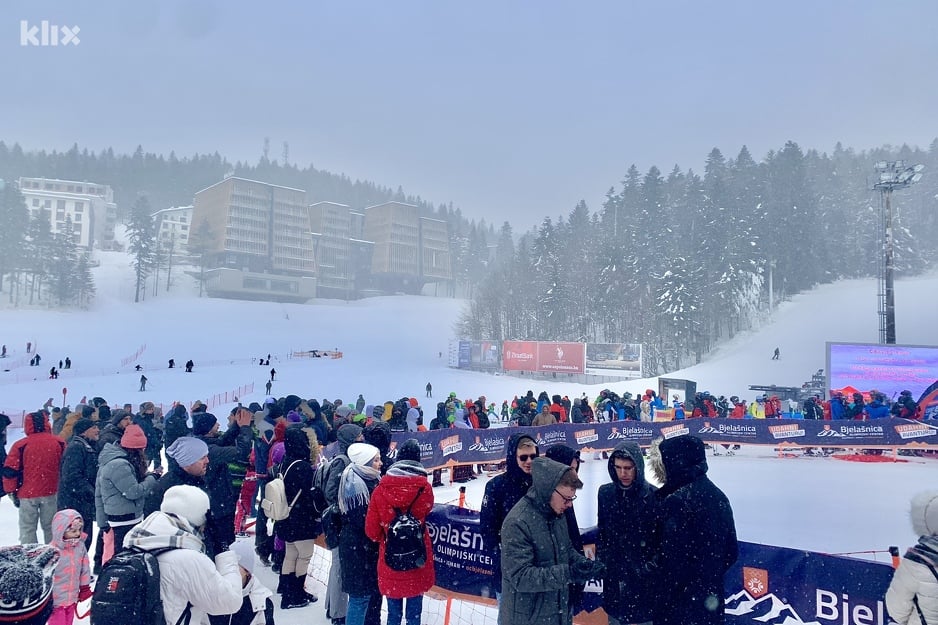 Veliki broj fanova skijanja okupio se na Bjelašnici (Foto: T. S./Klix.ba)