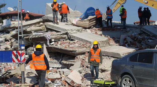 Ruševine zgrade iz koje je Necla spašena (Foto: BBC)