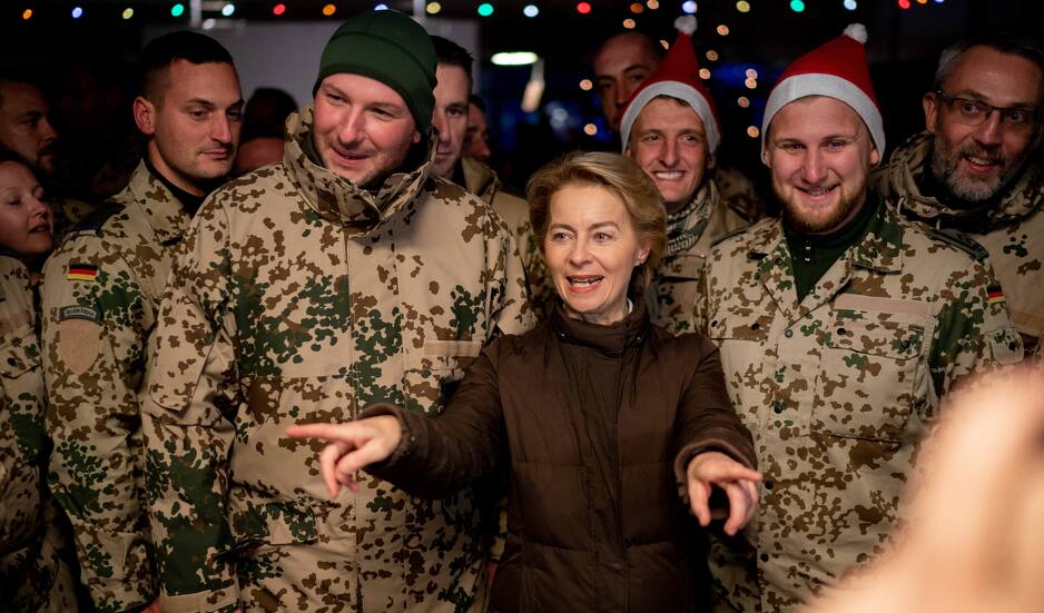 Ursula von der Leyen kao ministrica odbrane Njemačke (Foto: EPA-EFE)