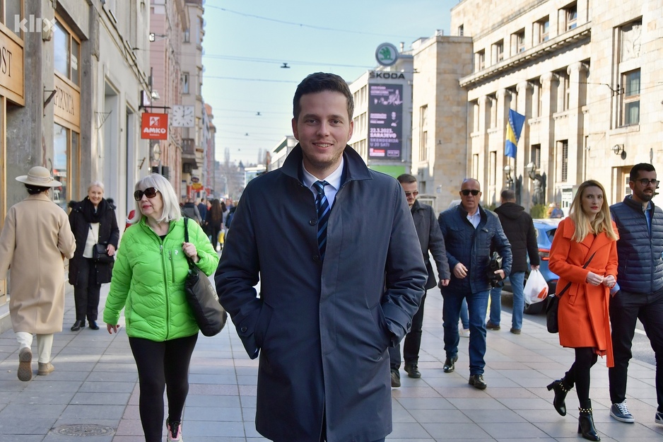 Magistrirao je na Katedri za međunarodno javno pravo na Pravnom fakultetu u Sarajevu (Foto: I. Š./Klix.ba)