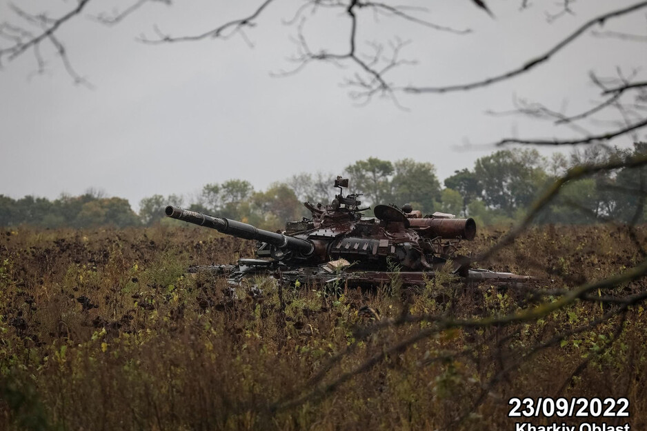 Unišeni ruski tenk u blizini Harkova (Foto: Oryx.com)