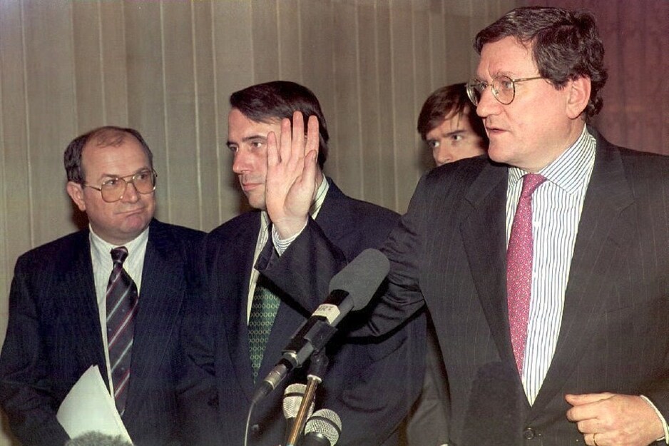 Mate Granić sa Peter Gailbraithom i Richardom Holbrookom (Foto: EPA-EFE)