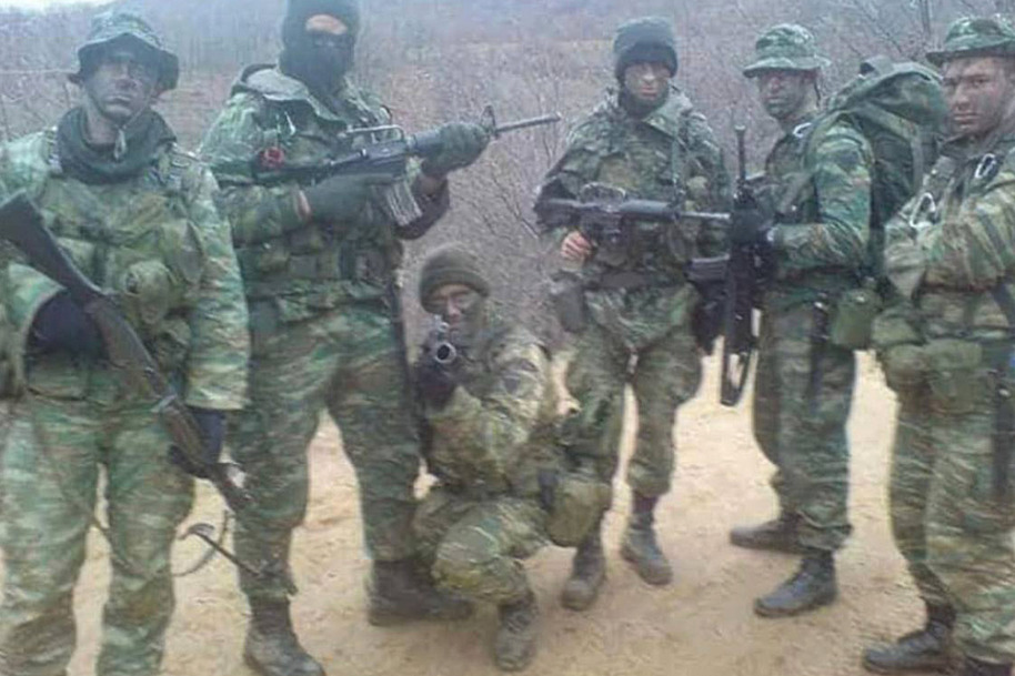 Pripadnici jedinice sa američkim oružjem