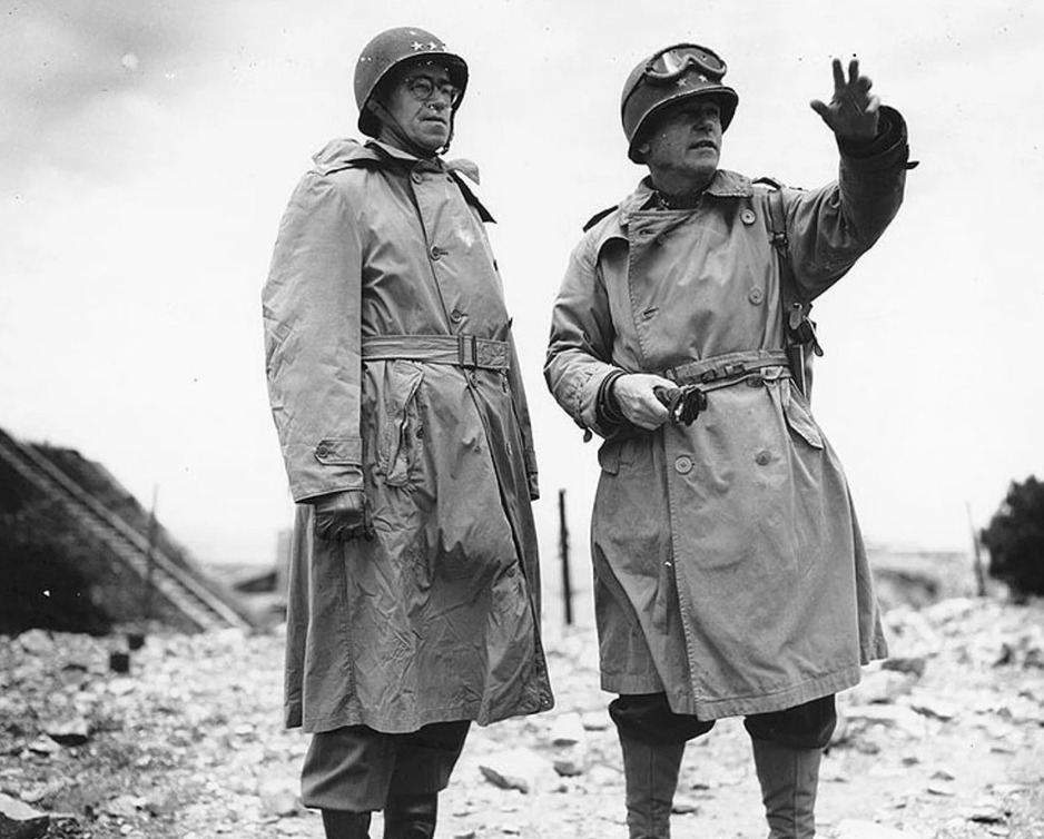 Komandanti Lawton Collins i Omar Bradely(Foto: Naval historical Center)