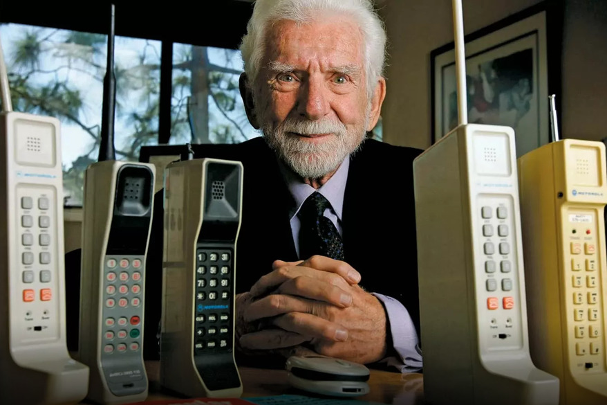 Marty Cooper sa prvim prototipima