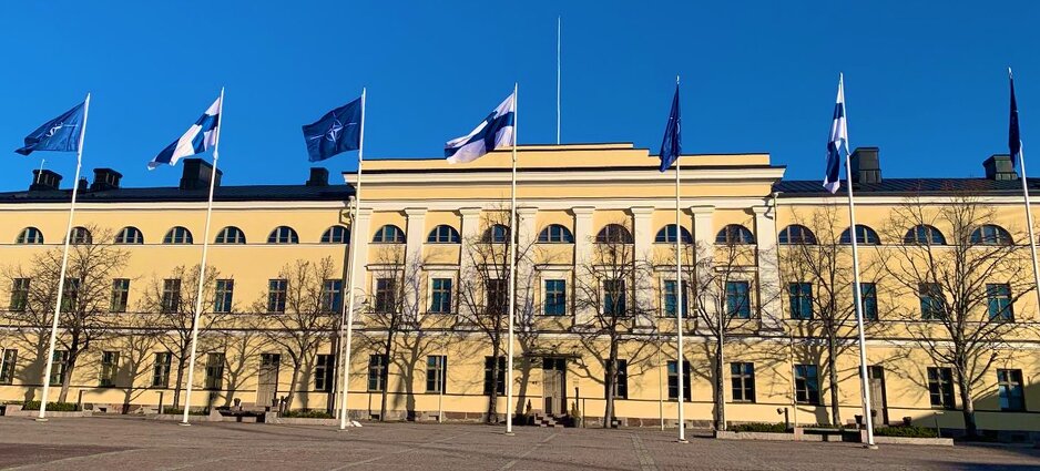 Zastave NATO-a istaknute i u Helsinkiju (Foto: Piritta Asunmaa/Twitter)