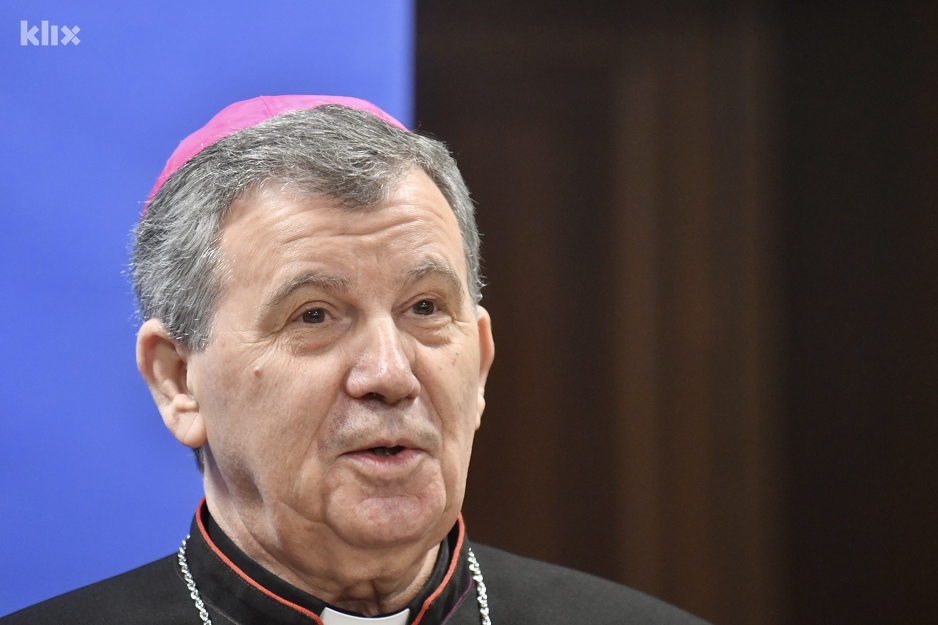 Nadbiskup metropolit vrhbosanski i apostolski upravitelj Vojnog ordinarijata u BiH mons. Tomo Vukšić