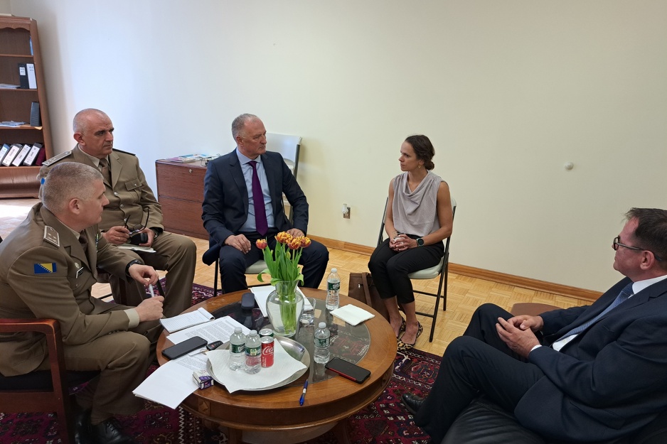 Susreta Heleza i direktorice MLI-ja Indreom Sabaliunaite (Foto: Ministarstvo odbrane BiH)