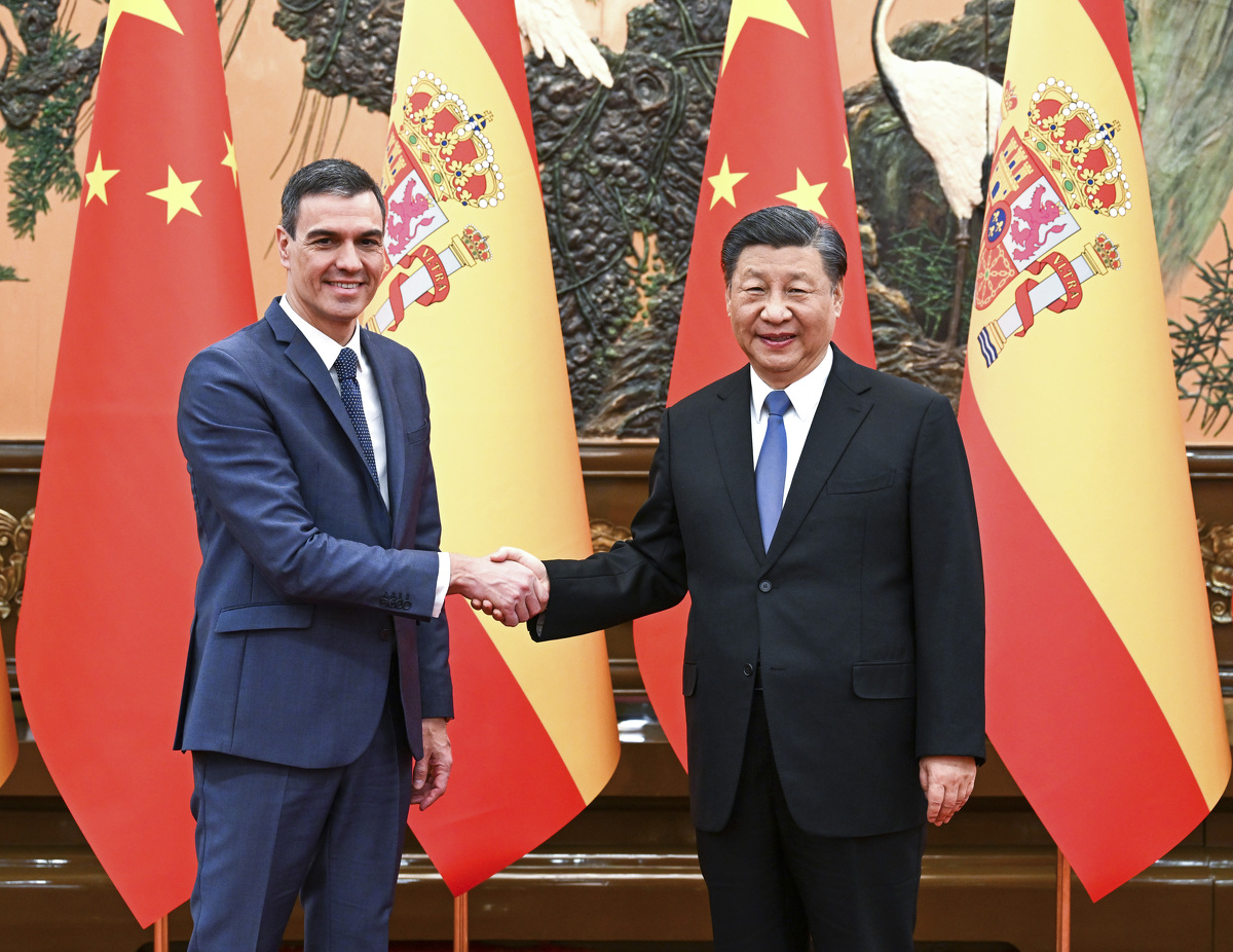 Sastanak Sancheza i Xi Jinpinga (Foto: EPA-EFE)